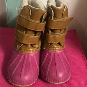 Pink winter boots
